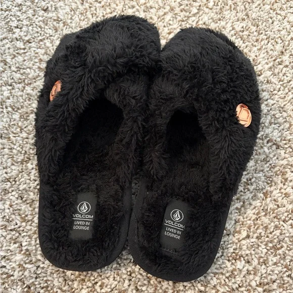 Like New Women’s Black Volcom Slippers Size 8 - Picture 3 of 4